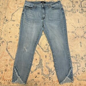 judy blue jeans size 18w. Light wash